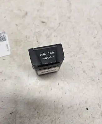 Hyundai Sonata AUX in-socket connector 961203S100