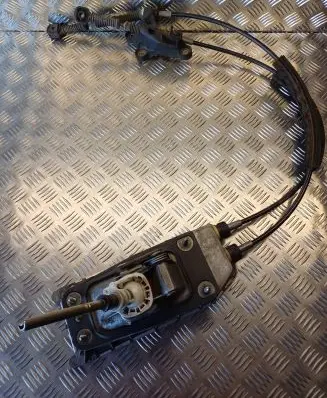 Volkswagen Polo V 6R Gear shifter/selector 6Q0711061E