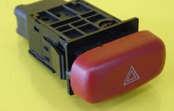 Suzuki Baleno EG Hazard light switch
