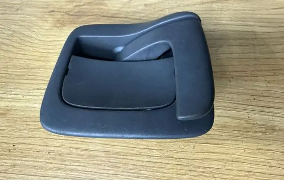 Volvo V70 Engine bonnet (hood) release handle