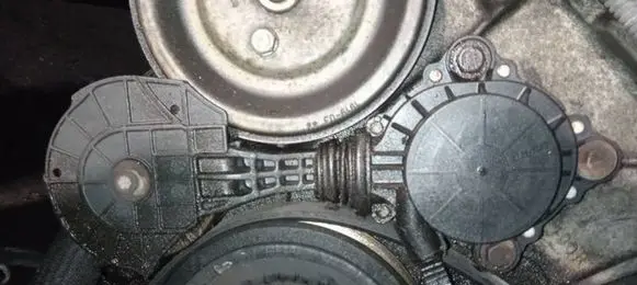 Citroen C3 Picasso Generator/alternator belt tensioner