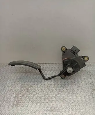 Renault Clio III Accelerator throttle pedal 8200297335 1222A 20945