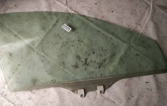 Honda Accord Front door window glass four-door as2