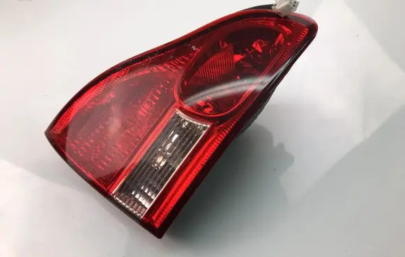 Toyota Avensis Verso Tailgate rear/tail lights