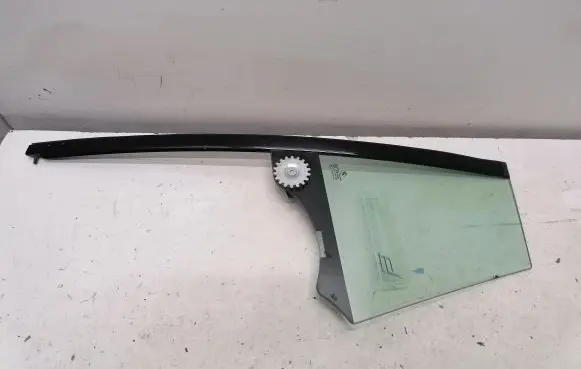 BMW 5 GT F07 Rear vent window glass 