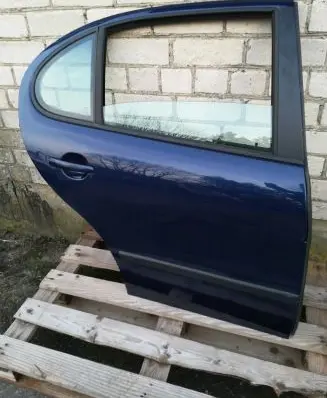 Seat Leon (1M) Rear door