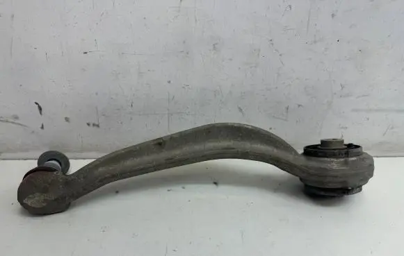 Mercedes-Benz C AMG W205 Front lower control arm/wishbone A20500LI