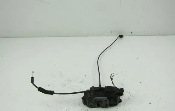 Renault Clio III Front door lock 
