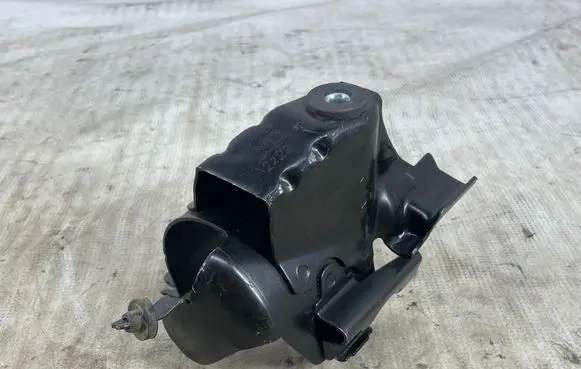 Ford Focus Fuel filter bracket/mount holder JX619N101AD