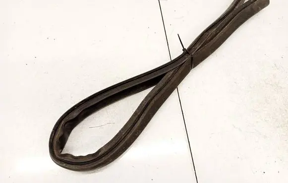 Opel Astra H Rubber seal front coupe door