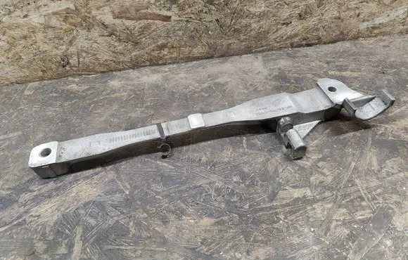 Radiator support slam panel bracket