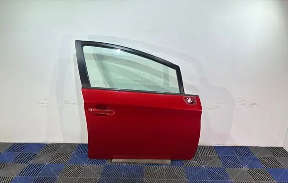 Toyota Prius (XW30) Front door 