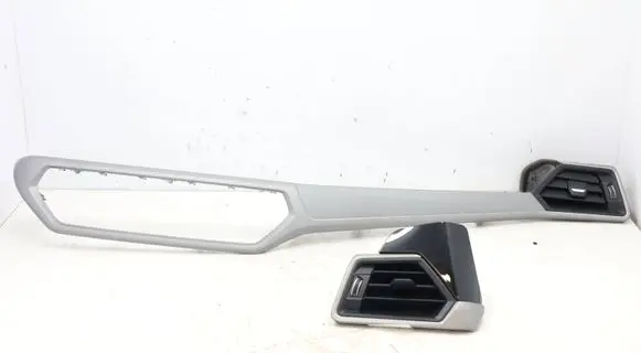 BMW 3 G20 G21 Dashboard glove box trim 6806855