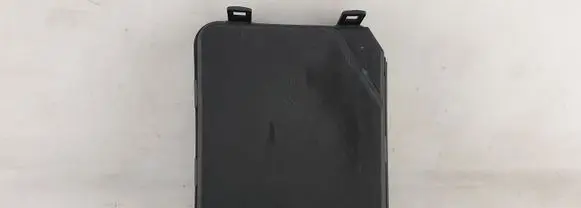 Nissan X-Trail T32 Fuse box cover