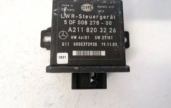 Mercedes-Benz E W211 Light module LCM A2118203226 000085796