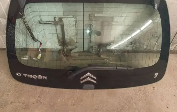 Citroen C1 Opening tailgate glass 