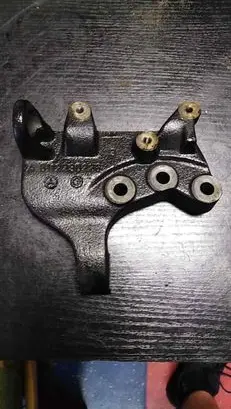 Mercedes-Benz Vito Viano W638 Engine mount bracket 6112230226
