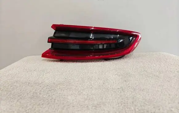 Porsche Macan (95B) Rear/tail lights 95B945096R 01149902