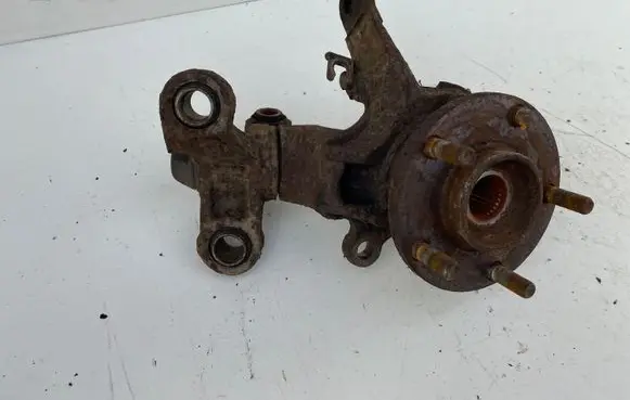 Nissan Primera Front wheel hub
