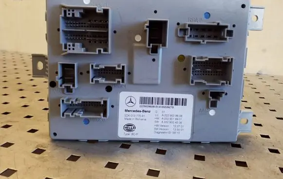 Mercedes-Benz C W205 Comfort/convenience module 5DK010775 A2229009608 A2229018901