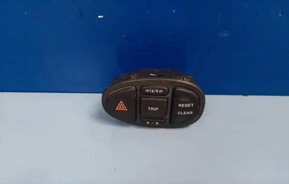 Jaguar S-Type Hazard light switch