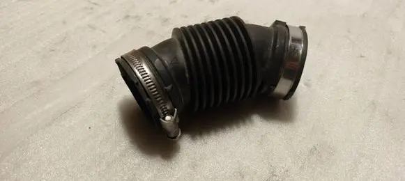Dacia Sandero III Air intake duct part 165750995R