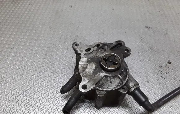 Skoda Octavia Mk2 (1Z) Vacuum pump 03G145209C