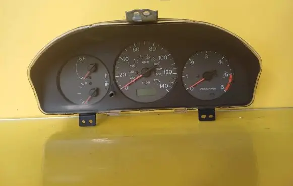 Mazda 323 Speedometer (instrument cluster) BJ6KC