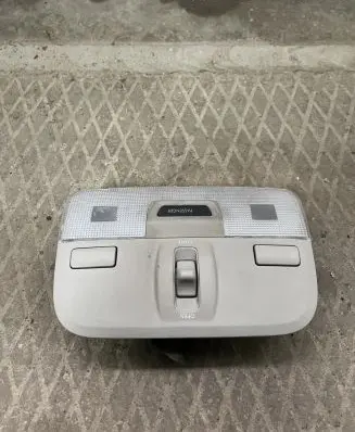 Subaru Outback Front seat light VC12008