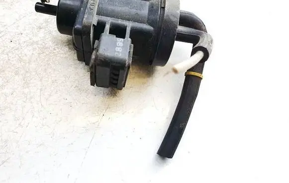 Mercedes-Benz C W202 Turbo solenoid valve a0005450427