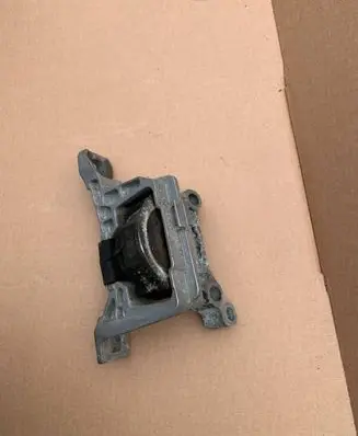 Ford Kuga II Engine mount bracket DV61-6F012-HA