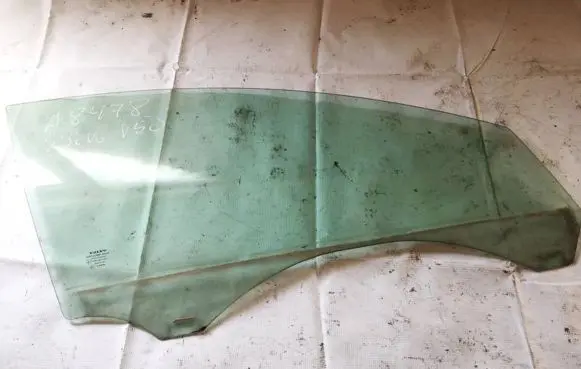 Volvo V50 Rear door window glass as2