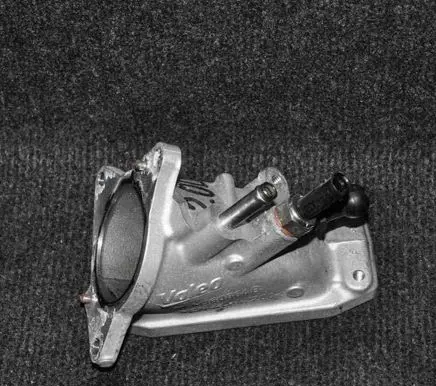 Volkswagen Golf VII Other engine bay part 04L128637B
