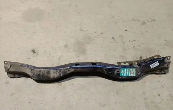 Chrysler Voyager Radiator support slam panel