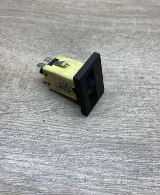 Opel Omega B2 Seat heating switch 09147901 501795