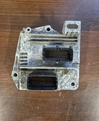 Opel Zafira B Engine control unit/module 55561172 MT35E23