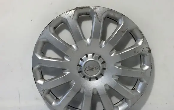 Ford Fiesta R15 wheel hub/cap/trim 8V211130JB FDT3331011