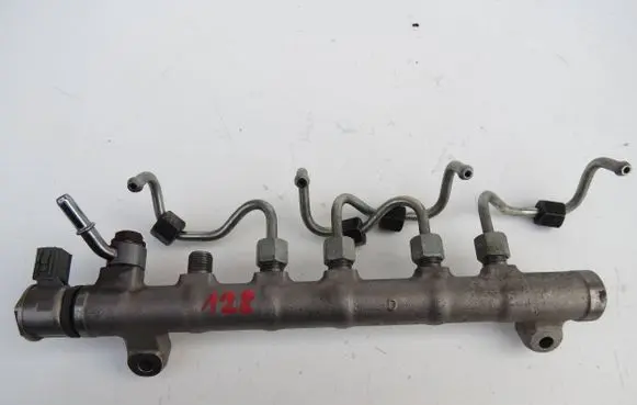 Volvo S90, V90 Fuel main line pipe 31303612