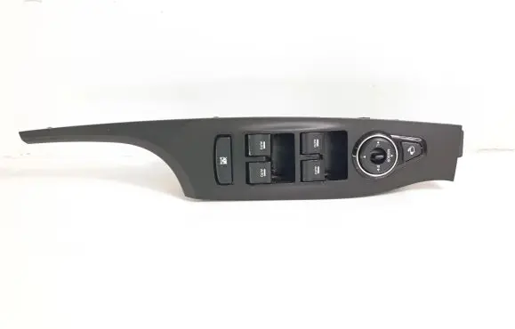 Hyundai i40 Electric window control switch 935703Z000 39R4901000