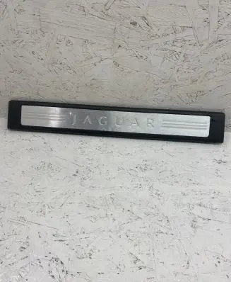 Jaguar XF X250 Front sill trim cover 8X2313200AF