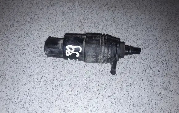 BMW 5 E39 Windscreen/windshield washer pump 67128360244 8360244