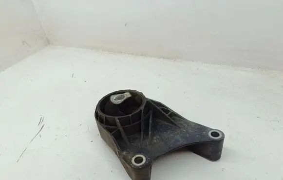 Opel Insignia A Engine mount bracket 13227767