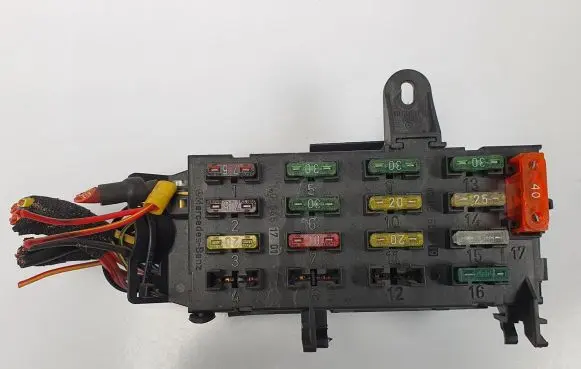Mercedes-Benz S W140 Fuse box set 1405451701