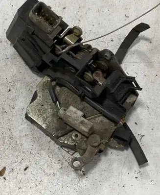 BMW 7 E38 Front door lock 