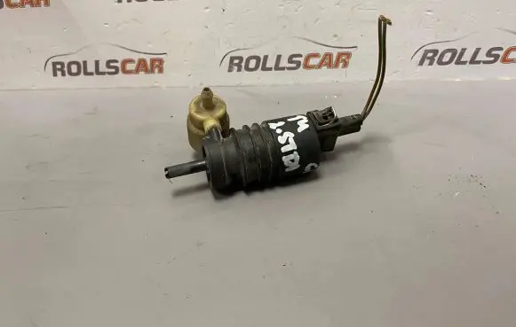 Volkswagen Transporter - Caravelle T4 Windscreen/windshield washer pump