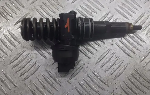 Skoda Superb B5 (3U) Fuel injector 038130073AG