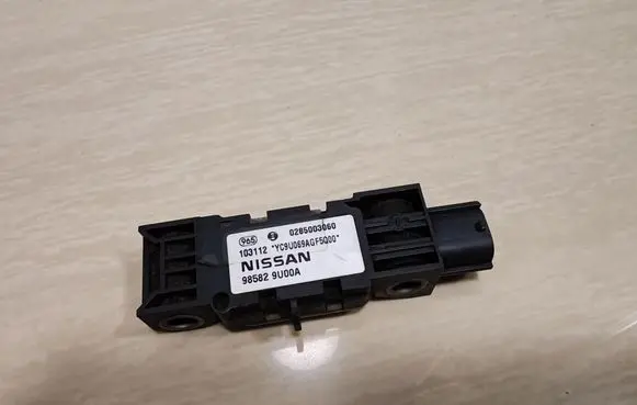 Nissan Note (E11) Airbag deployment crash/impact sensor 985829U00A 0285003060