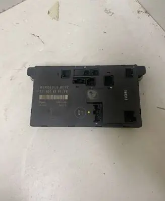 Mercedes-Benz E W211 Door control unit/module 2118208385
