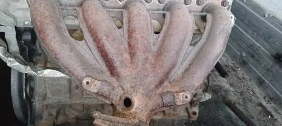 Volkswagen Jetta V Exhaust manifold
