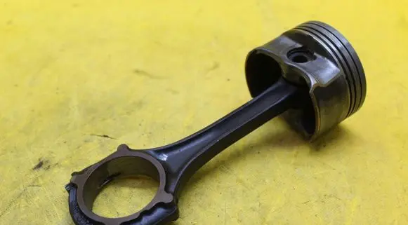 Mercedes-Benz A W169 Piston with connecting rod